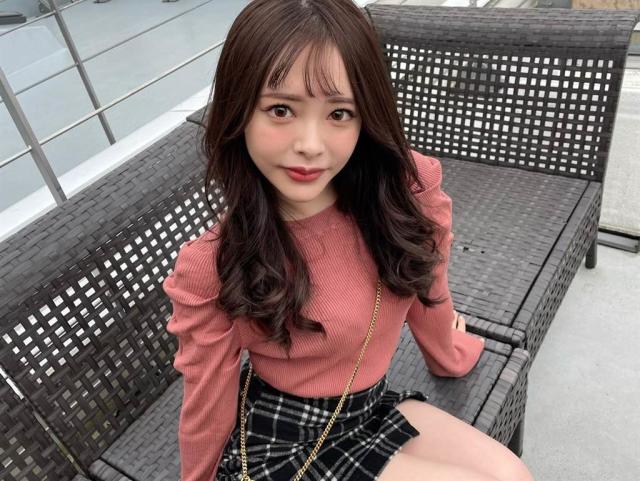  한국 팬들에게 조공 선물 받은 거 인증하는 성진국 일본 친한파 여배우 오구라 유나(小倉由菜)