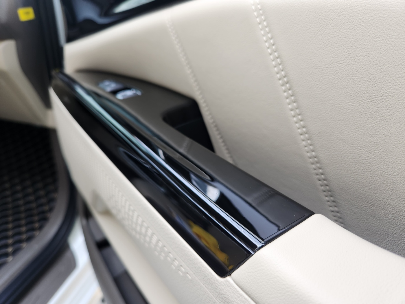 대구 신차 패키지 브이쿨 케이틴트 카니발 KA4 하이 세단 엠보싱 바닥 14