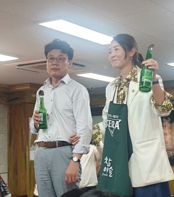  [단독] 한 달 넘게 국회 공전 중인데..진성준·강선우 의원 '회식' 눈살