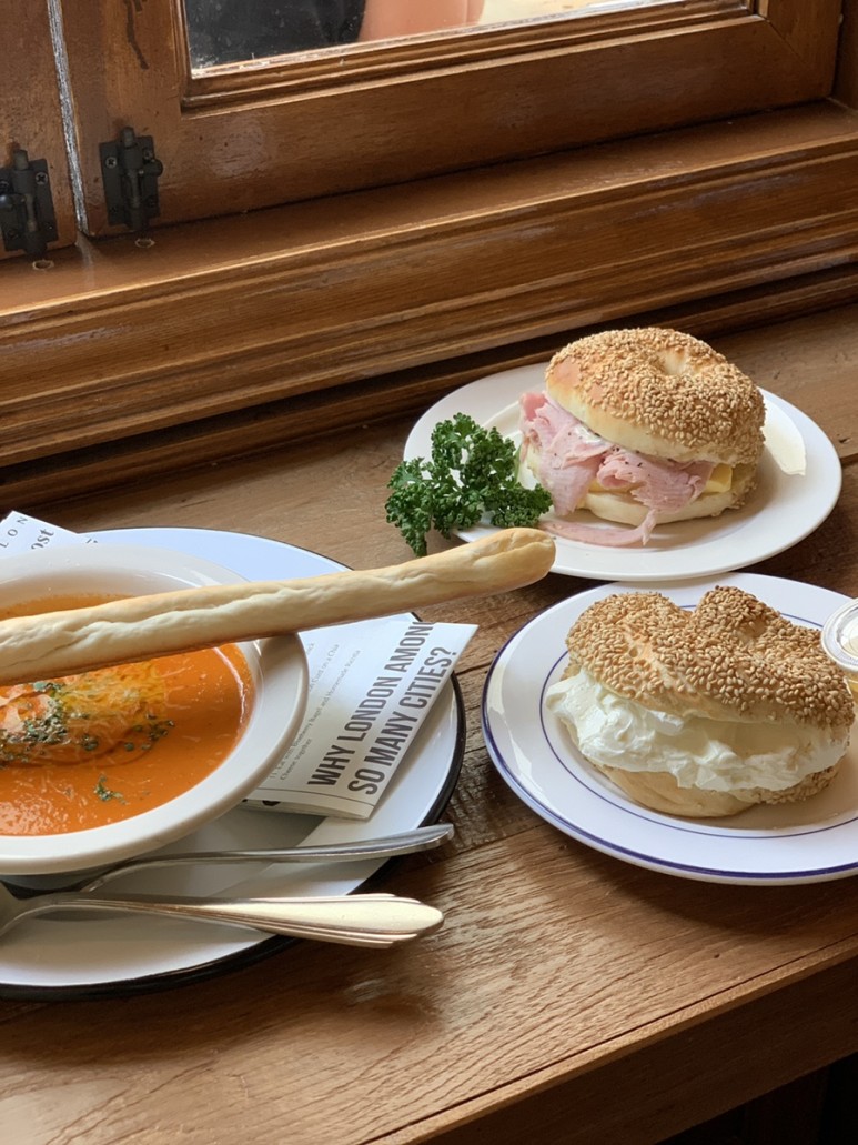 :: 런던베이글뮤지엄 안국 카페 10