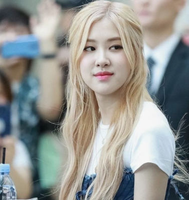 블랙핑크의 멤버 로제 이미지 사진