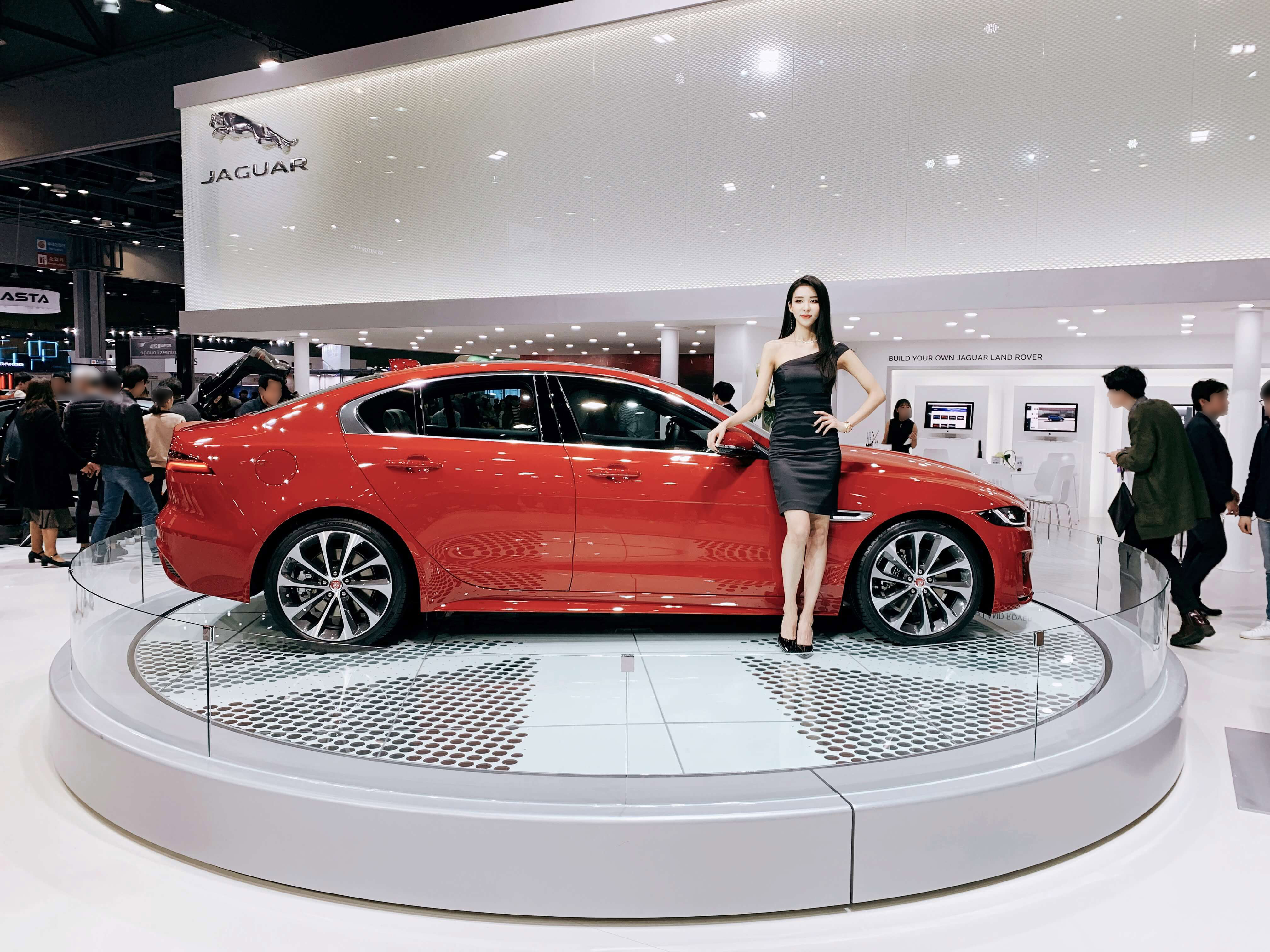  2020 재규어 XE 페이스리프트 작은 영국 왕실 자동차