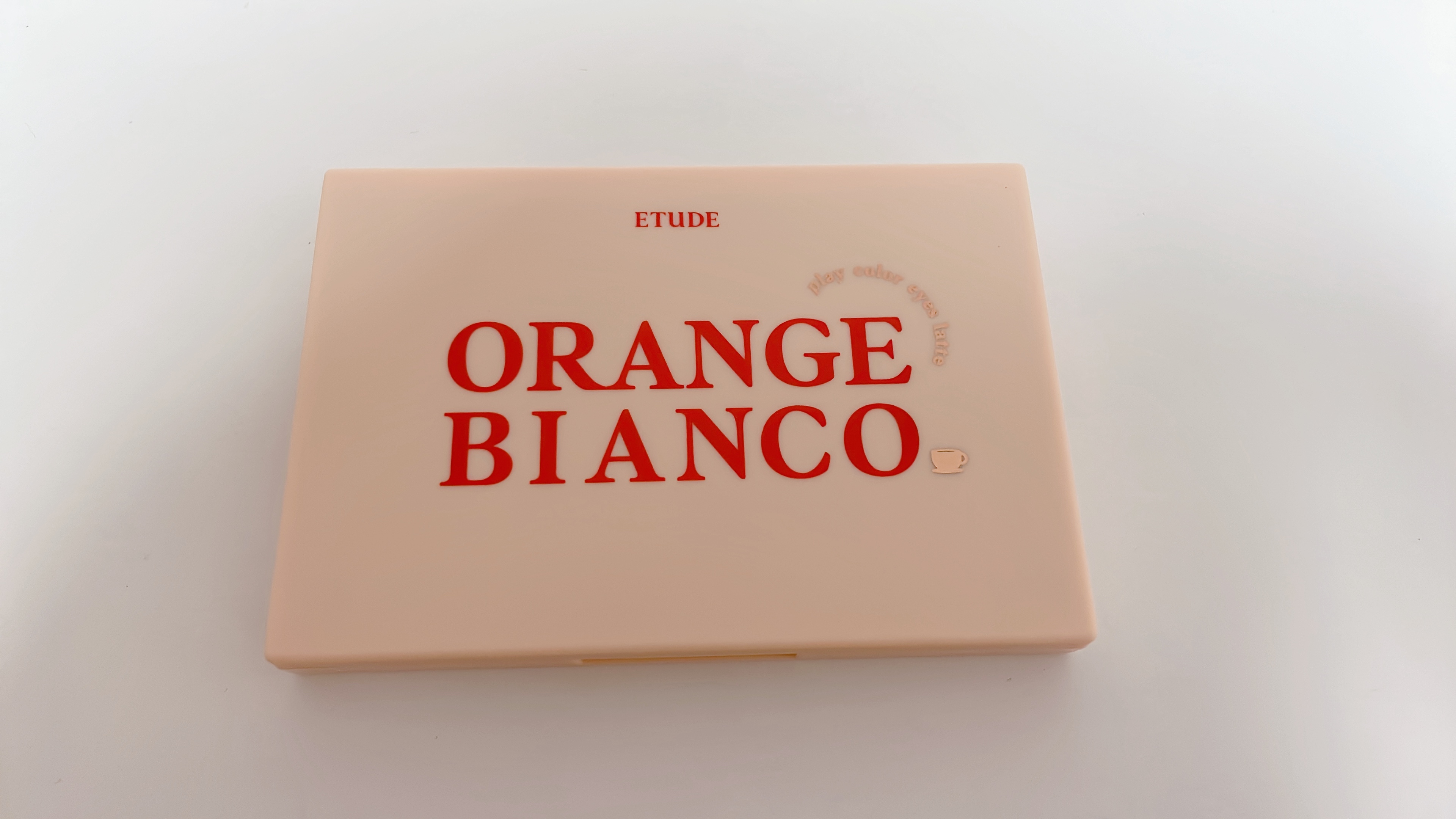 에뛰드 플레이 컬러 아이즈 오렌지 비앙코 라떼 제품 모습