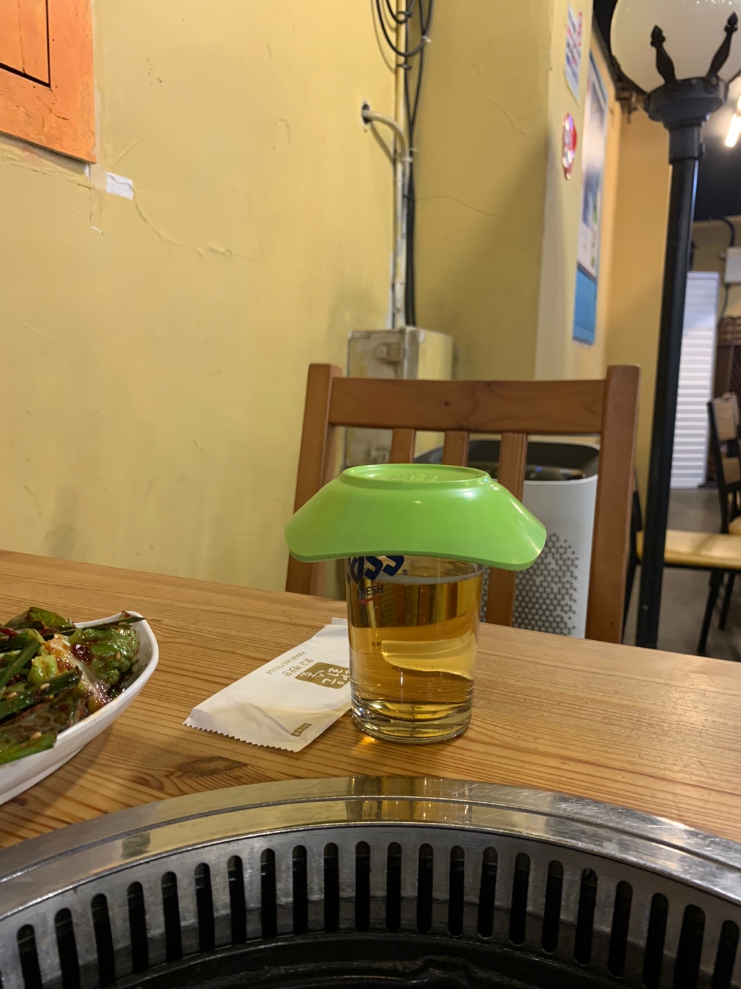 맥주 김 안빠지게 하는법