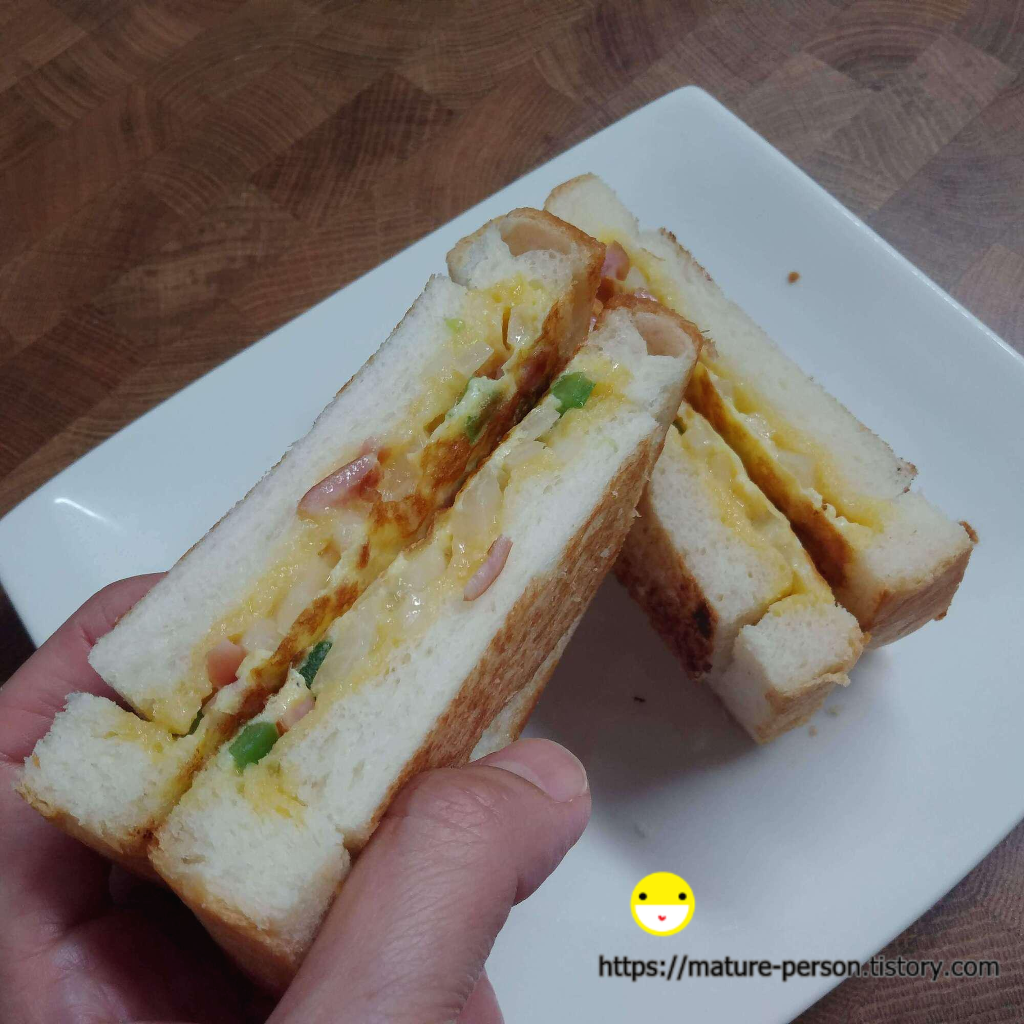  간단 토스트 샌드위치와 에어프라이어로 만든 식빵 크루통