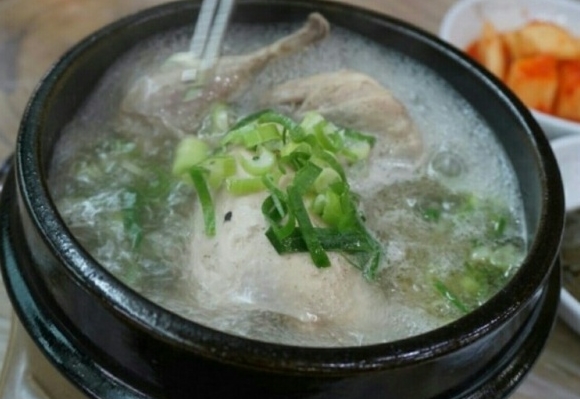 산야초한방백숙 이미지