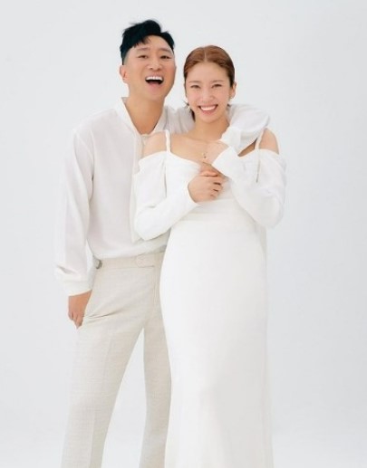  손담비이규혁, 행복 가득한 웨딩 화보
