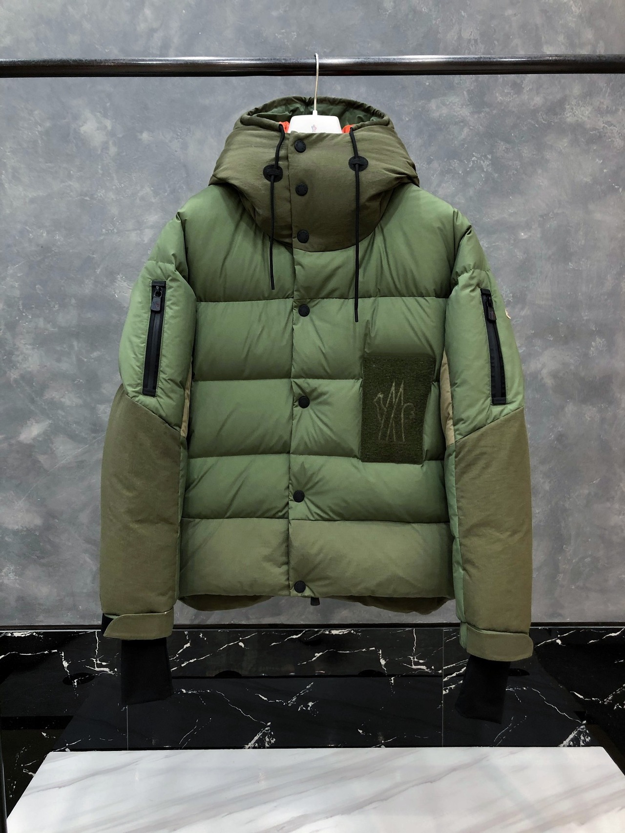  [MONCLER] 몽클레어 그레노블 테크니컬 다운 패딩 자켓