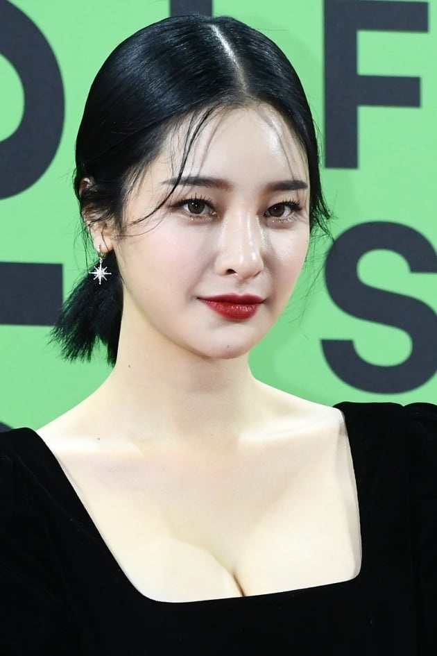  학폭 의혹이 제기된 모델 변청하