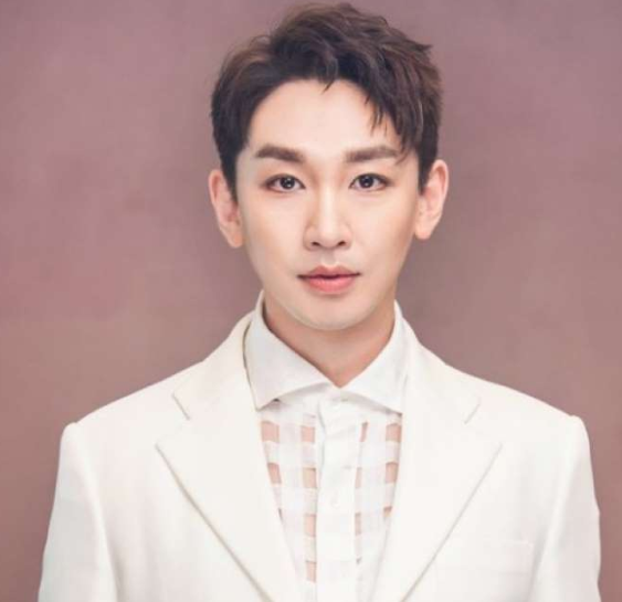 김호영 뮤지컬 배우 프로필 나이 키 동성 성추행 게이 루머 김호영 뮤지컬 배우 프로필 나이 키 동성 성추행 게이 루머
