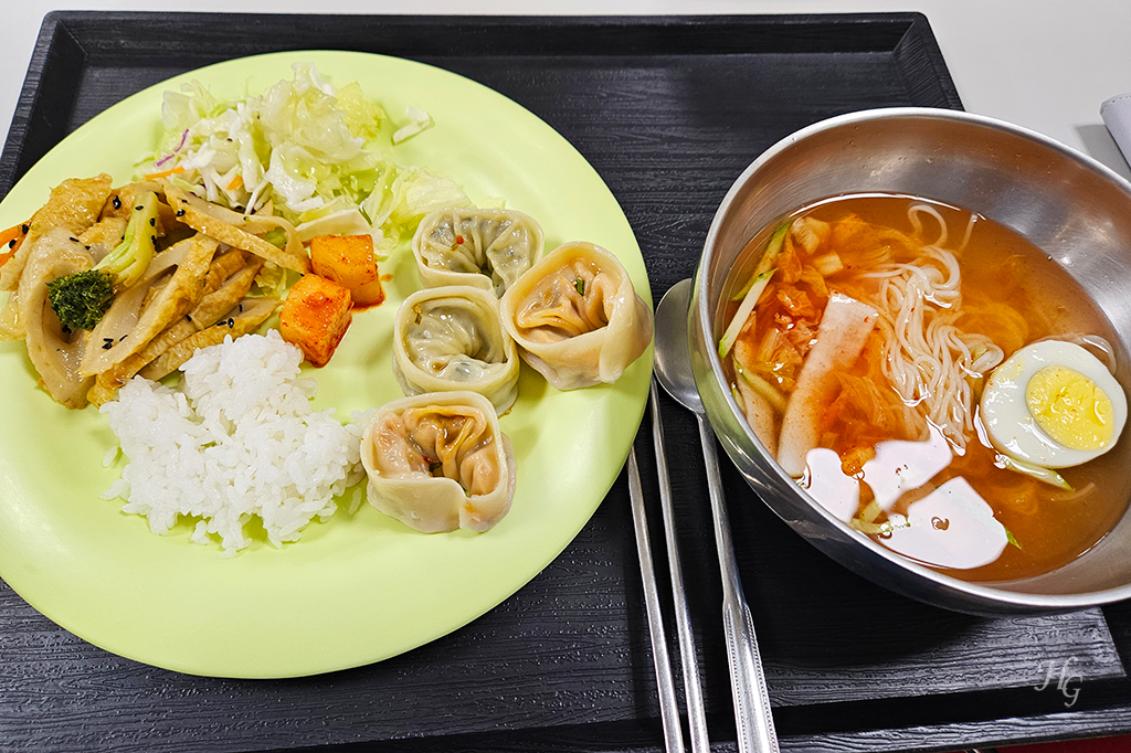 점심 식단 김치말이국수 어묵볶음 만두