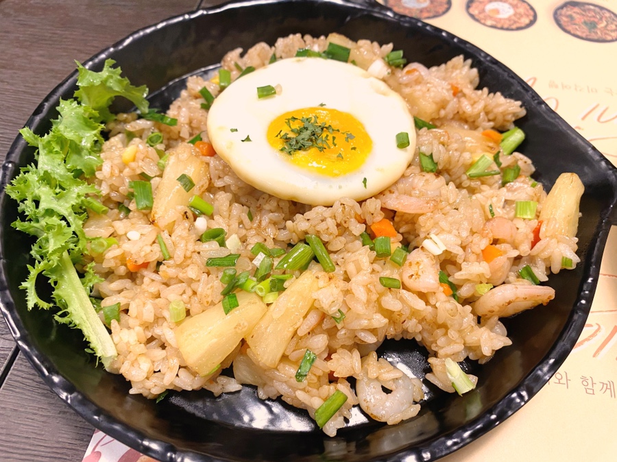 쌀국수 맛집 푸니 강동역입니다. 파인애플 볶음밥 꼭 시켜주세요. 19