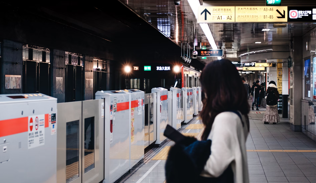 일본-지하철-스크린-도어-사진