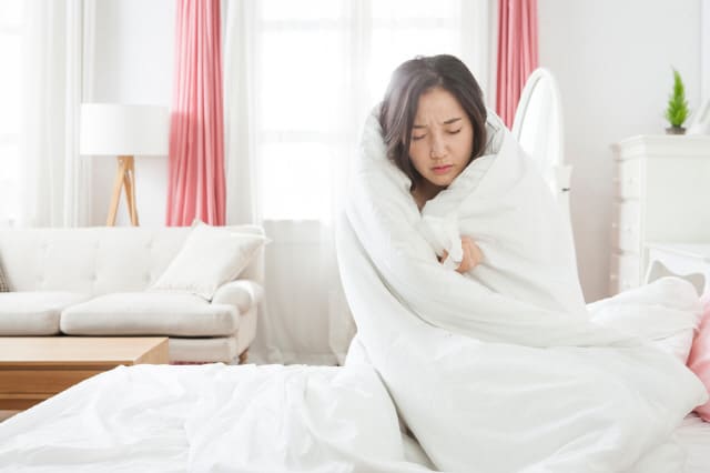  이유 없이 추운 추위 과민증 원인과 대책 What Causes Cold Intolerance, and How Is It Treated?