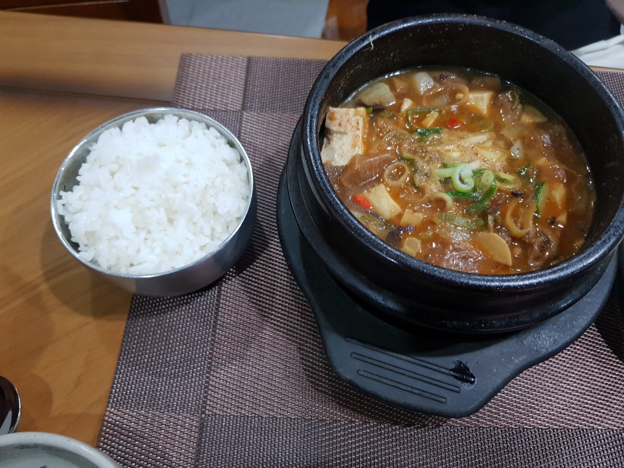 호치민 1군 레탄톤 한식 맛집 몸보신 - 사골 우삼겹된장찌개