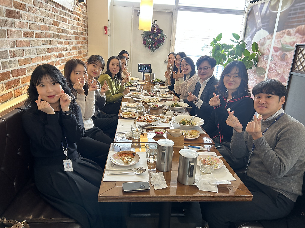 김병수 김포시장, 소통하는 조직문화 만들기 위한 직원과 함께하는 ‘소통밥상 통하는한끼’ 시선 김병수 김포시장, 소통하는 조직문화 만들기 위한 직원과 함께하는 ‘소통밥상 통하는한끼’ 시선
