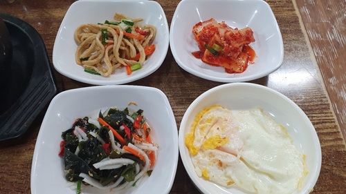 어묵볶음-김치-미역무침-계란후라이
