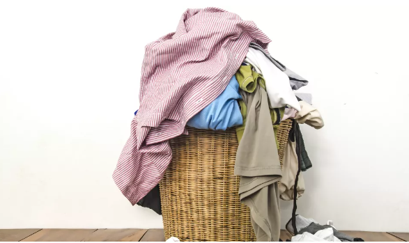 넘쳐나는 세탁 바구니(이미지 출처: Shutterstock)
