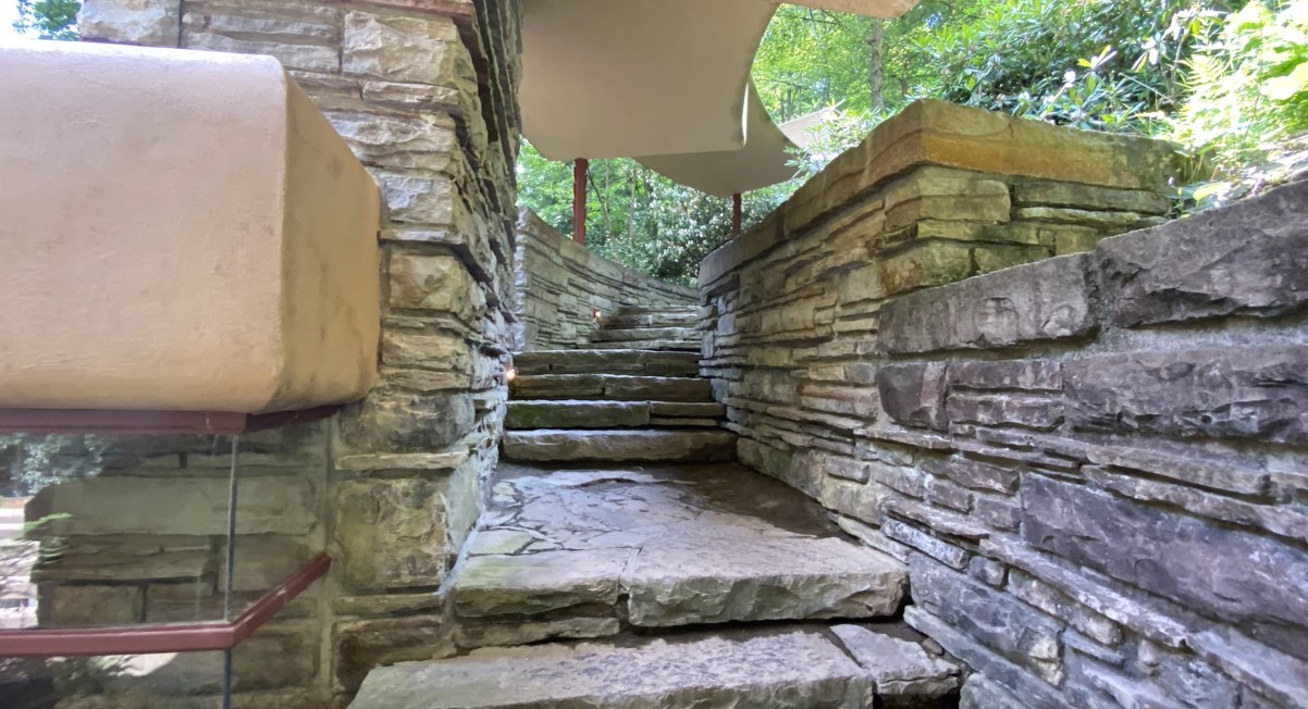Falling Water_Frank Lloyd Wright_stairs