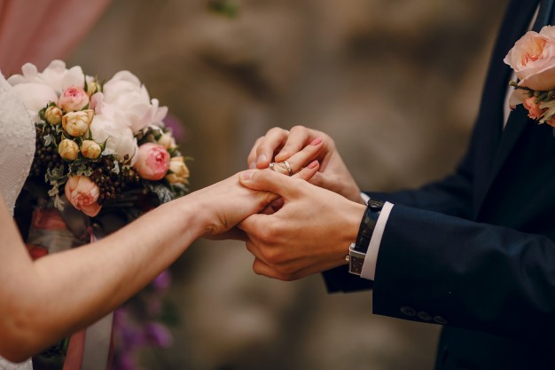 결혼하는 꿈 해몽 알어보기