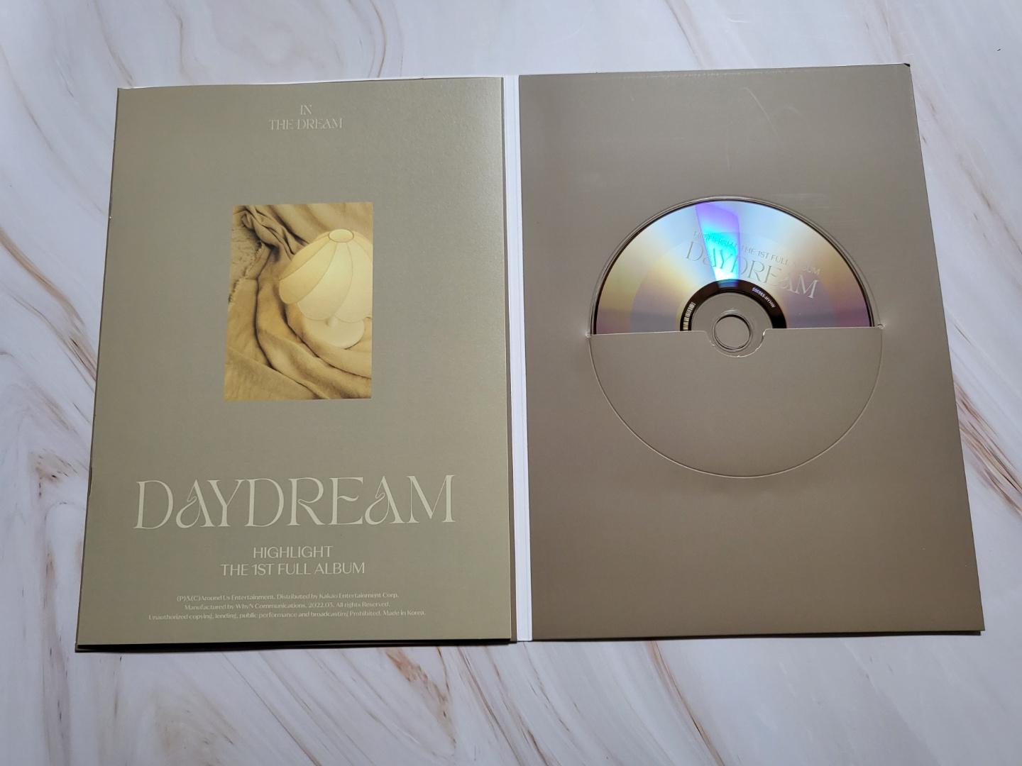 In_the_Dream_가사집_표지_CD