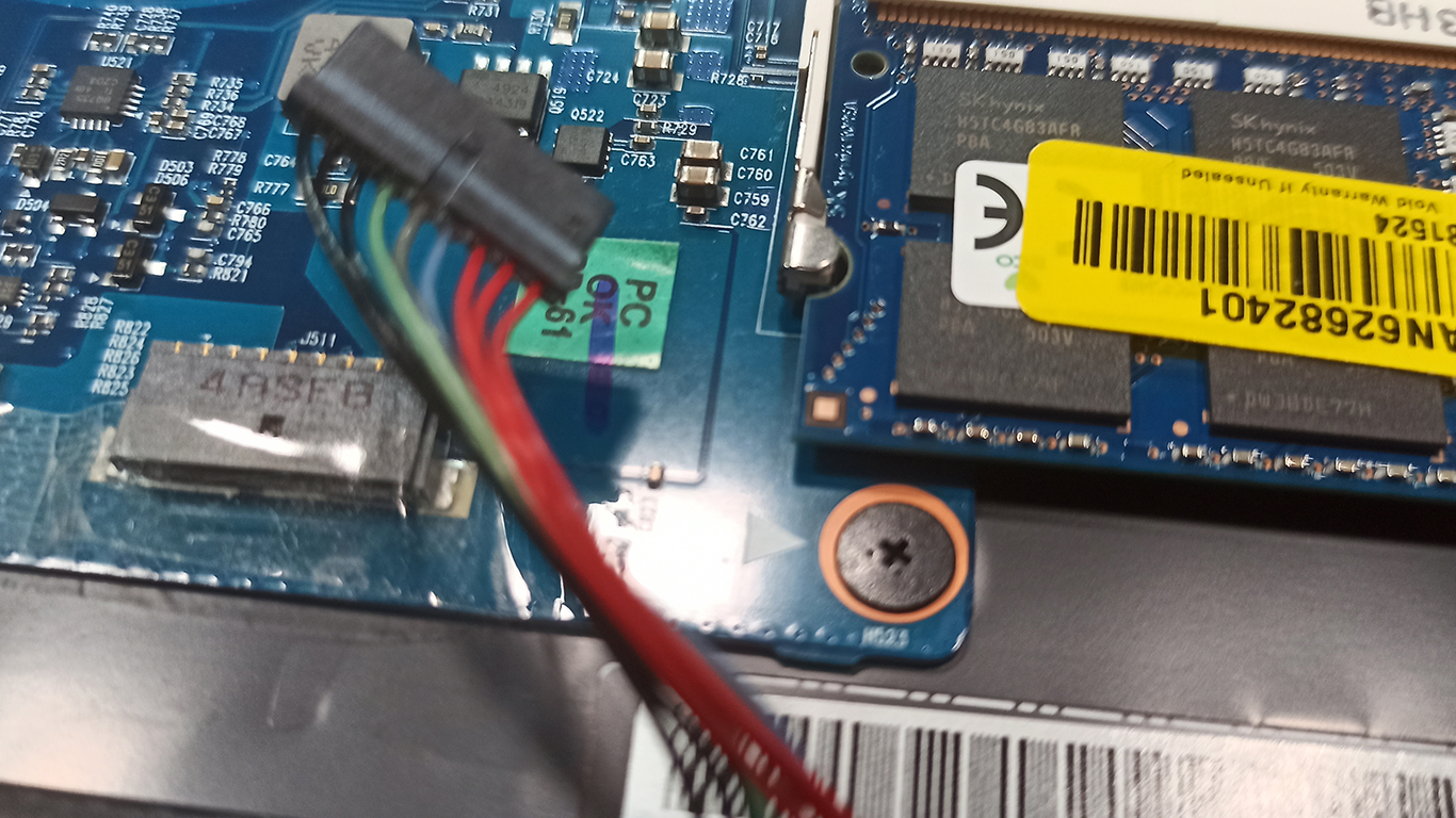 LG전자 PC그램 15Z950-GT5GK 배터리 케이블 분리