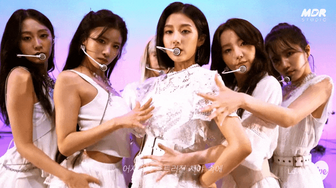  [러블리즈 움짤] M드로메다 잇츠라이브 : 밴드라이브로 만나는 '지금, 우리' & '오블리비아테(Obliviate)'