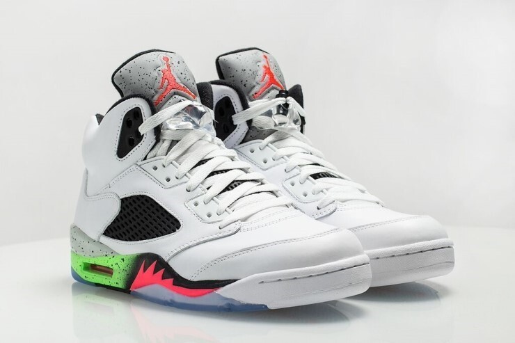  - '애니메이션에 등장한 조던' 조던 5 레트로 스페이스잼 포이즌 그린 [Jordan 5 Retro Poison Green]