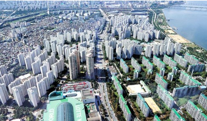 한국&#44; 정부 9월 중 주택 공급 대책 발표 예정에 따른 집값의 향방