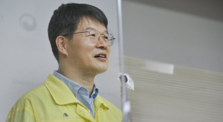 거리두기-정책을-발표하는-중대본
