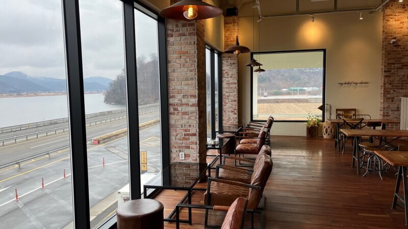 핸즈커피 남구미IC 2층 공간뷰