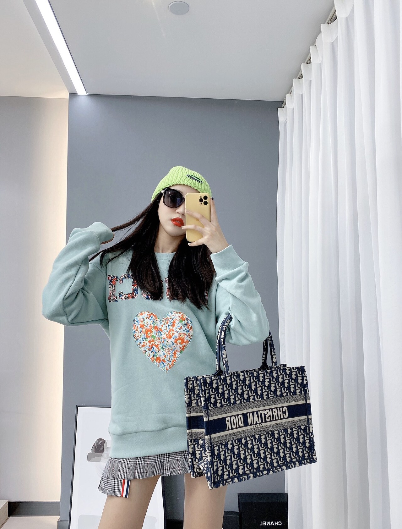  [GUCCI] 구찌 리버티 패치 스웨트 셔츠 맨투맨 티셔츠 623450 XJC0D 3464