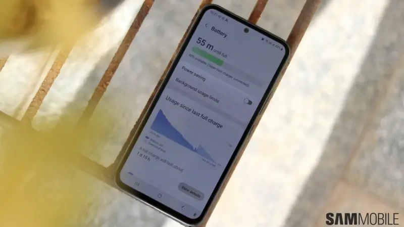삼성-갤럭시-A54-5G-배터리-사용-시간-확인하는-모습