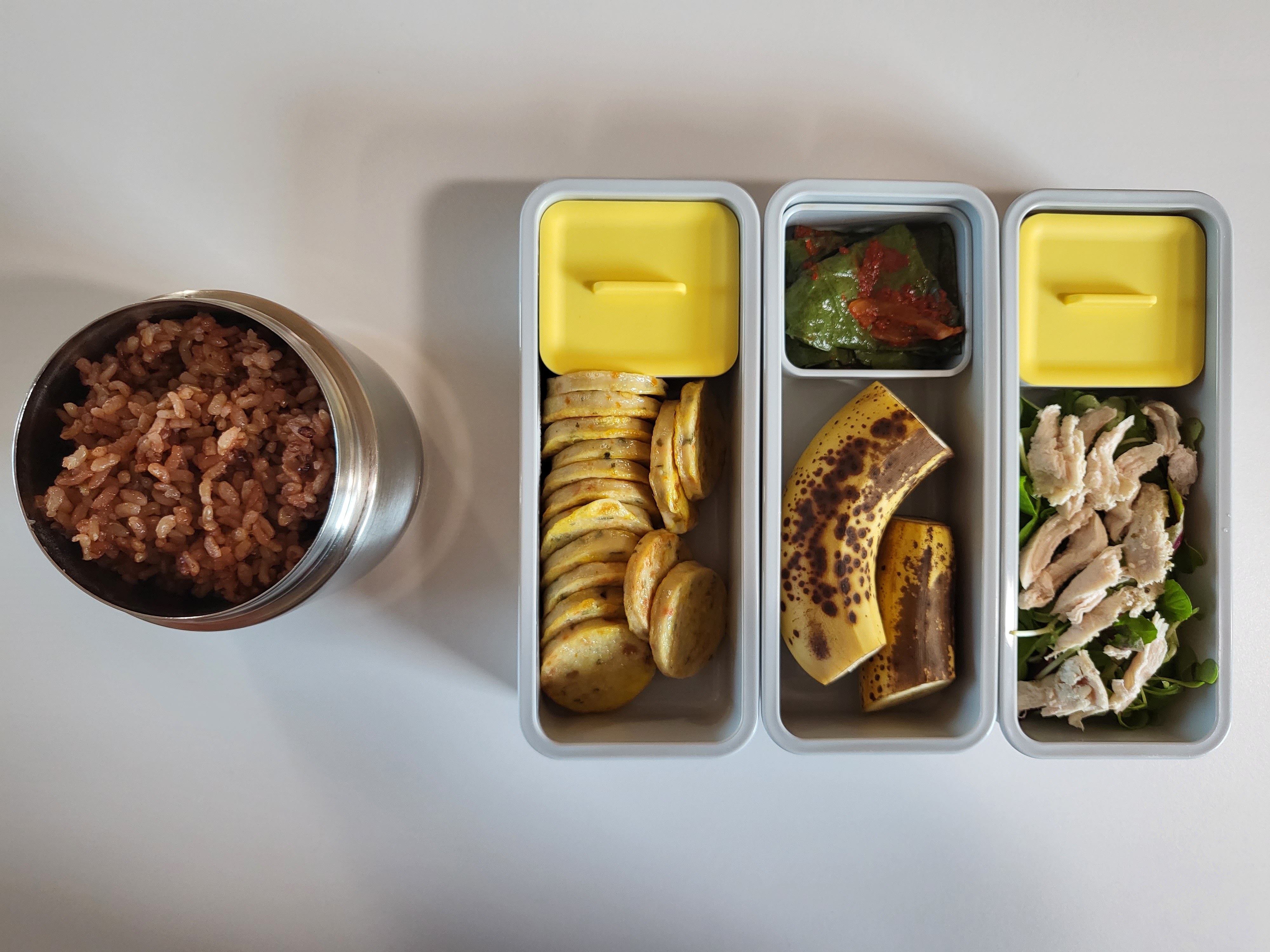  2022.10.19 남편 점심 도시락 메뉴 | 두부봉구이, 깻잎김치, 바나나, 샐러드