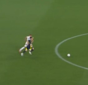 FOOTBALL-PLAY
