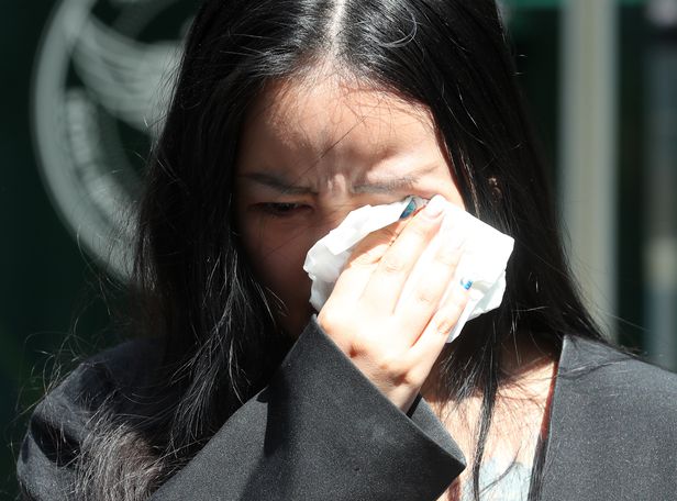  정유라 안민석 ‘300조 비자금’ 답 안 해 김동연이 대신 답하라 조국 전 법무부 장관 등 3인에 대한 명예훼손 등의 혐의 고소 취지를 설명 없는 비자금 무고죄 쫓아다니면서 시위나 하겠다