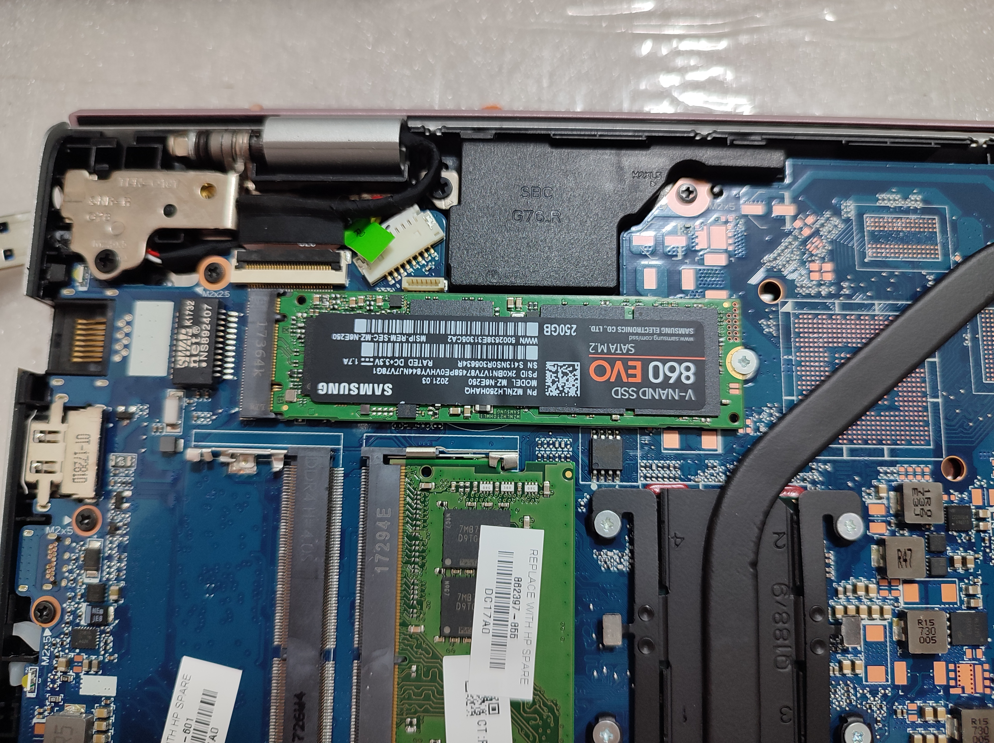 삼성 860 EVO M.2 SSD 교체 장착 과정 