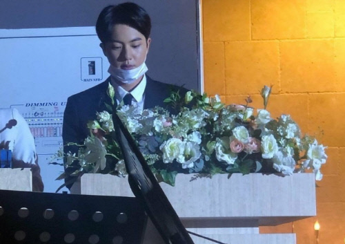  BTS 월드클래스 급 의리 절친 결혼식 사회 보는 '진'연예인