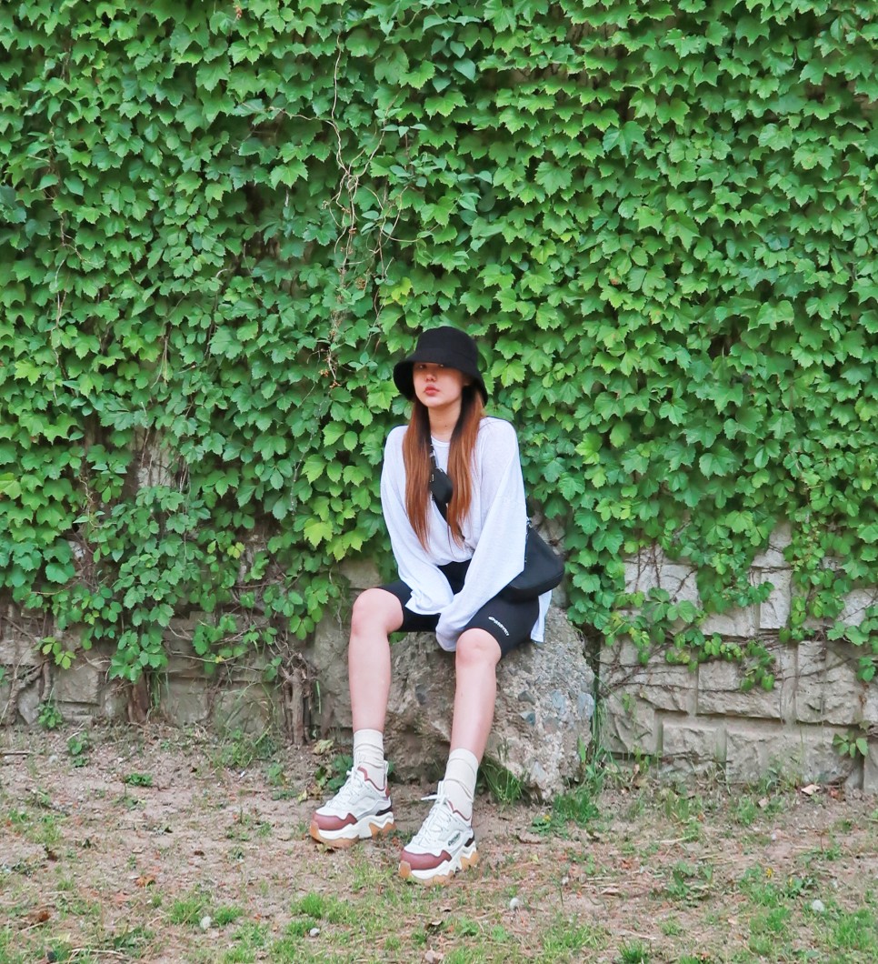 시크릿 운동화로 레깅스 코디! 디스커버리 버킷디워커 V2 COOL, 여성 12