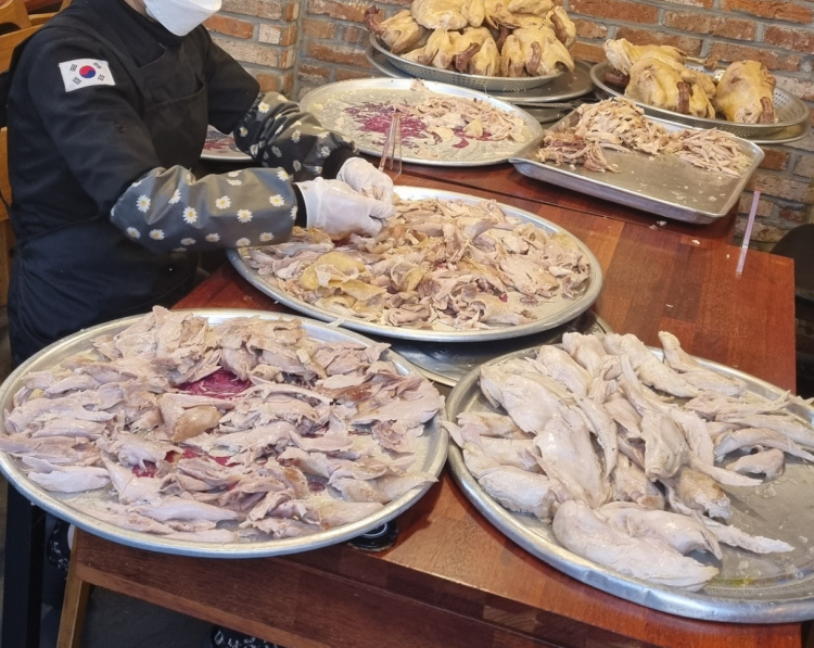 토종닭곰탕 이미지