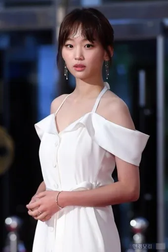 배우 진기주 프로필 나이 키 가족관계 데뷔와 언더커버 하이스쿨 오수아 역 설명_11