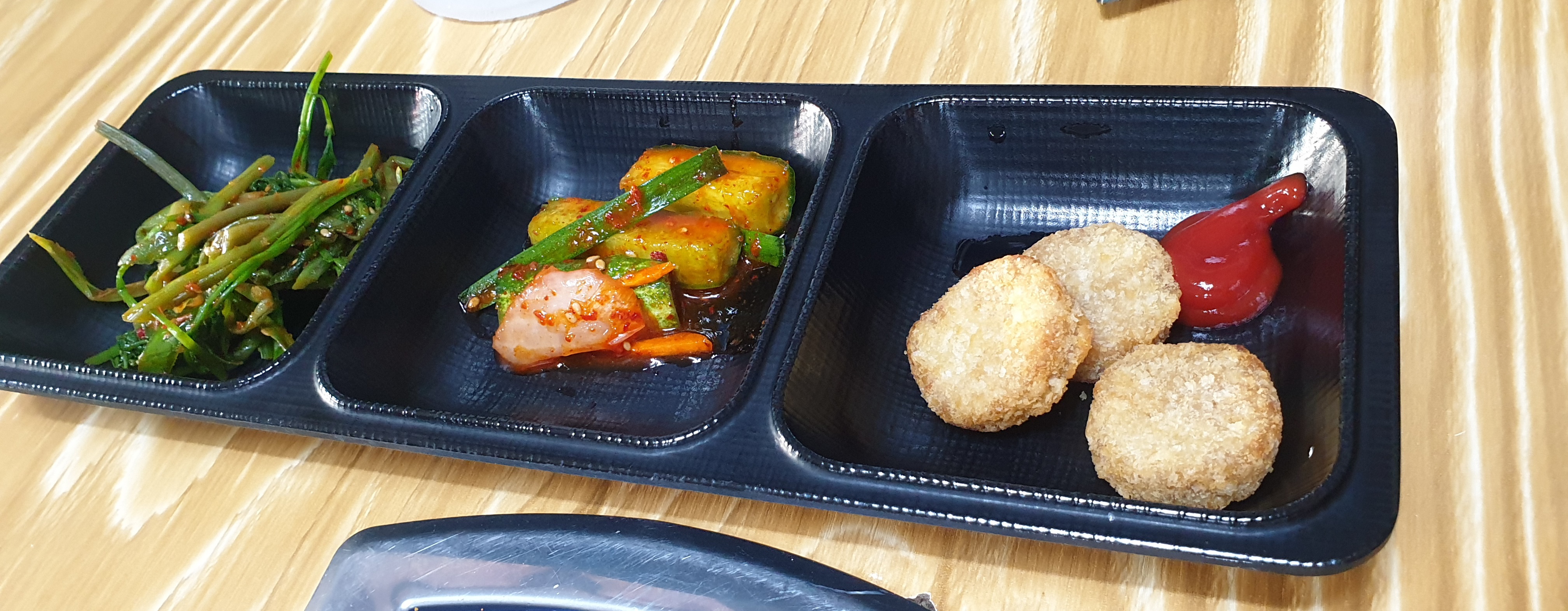 용만두, 칼국수 이미지