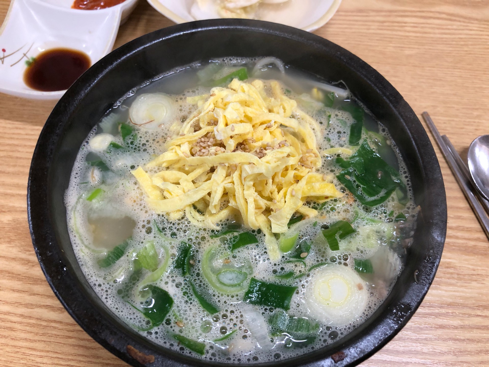  속초맛집 추천 - 이색적인 함경도 가리국밥이 매력적인 신다신