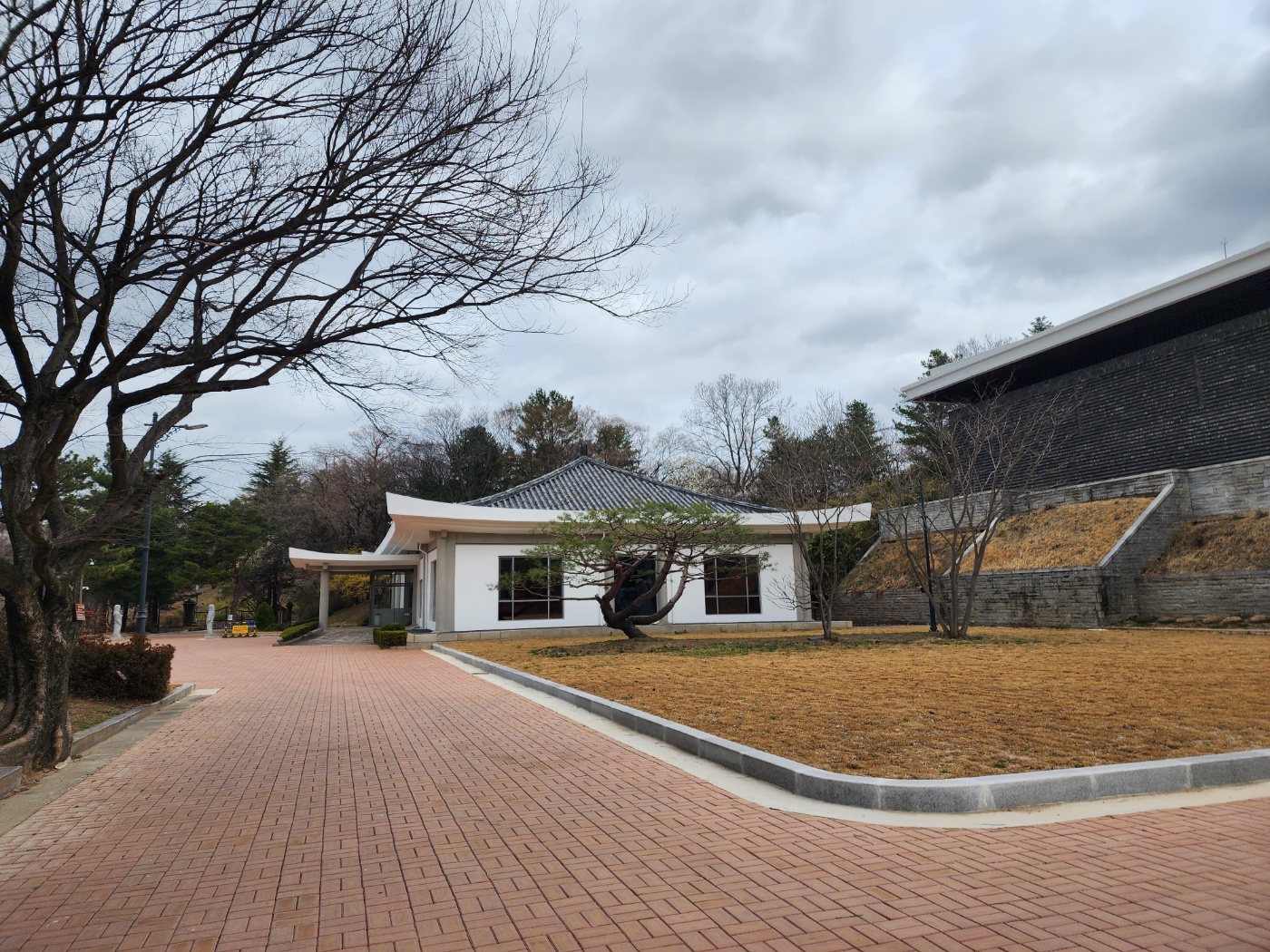 신라천년서고-전경