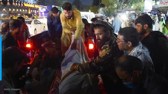  [속보] 카불 공항 자살폭탄 테러로 최소 13명 미군과 아프간인 90명 사망 [Breaking]]VIDEO: Taliban Sources: Suicide Attacks Kill At Least 13 People Outside Kabul Airport