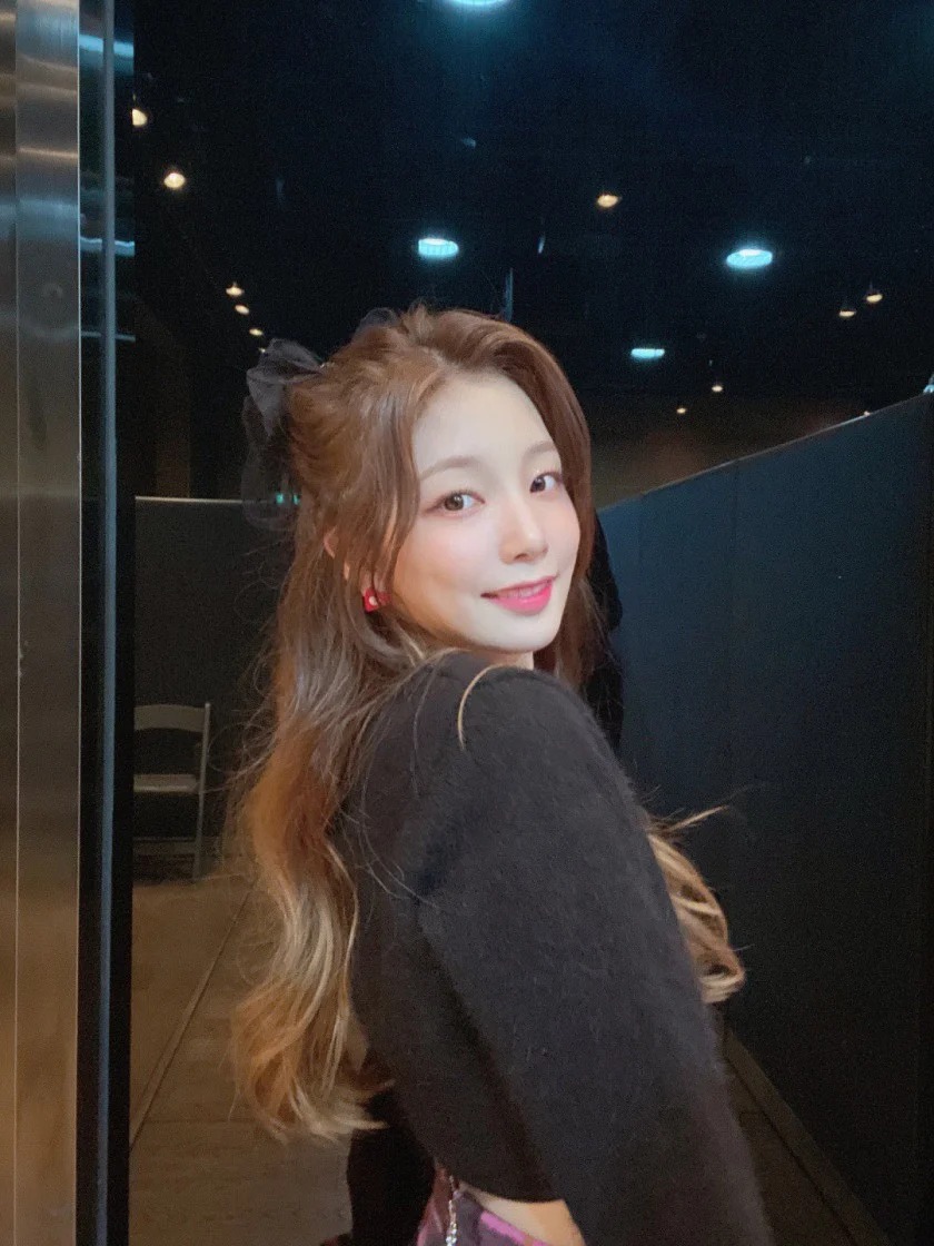  2020 연말 로켓펀치 공식 인스타그램 셀카 업로드