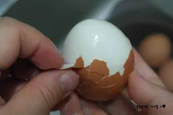 계란 껍질 잘 까지게 삶는 법 꿀팁 찜기_22