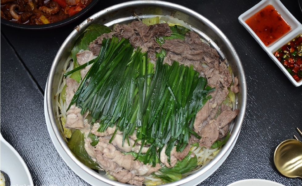 부추로 만든 요리 부추삼겹살찜