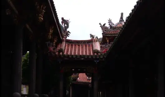 대만 룽산사 내부