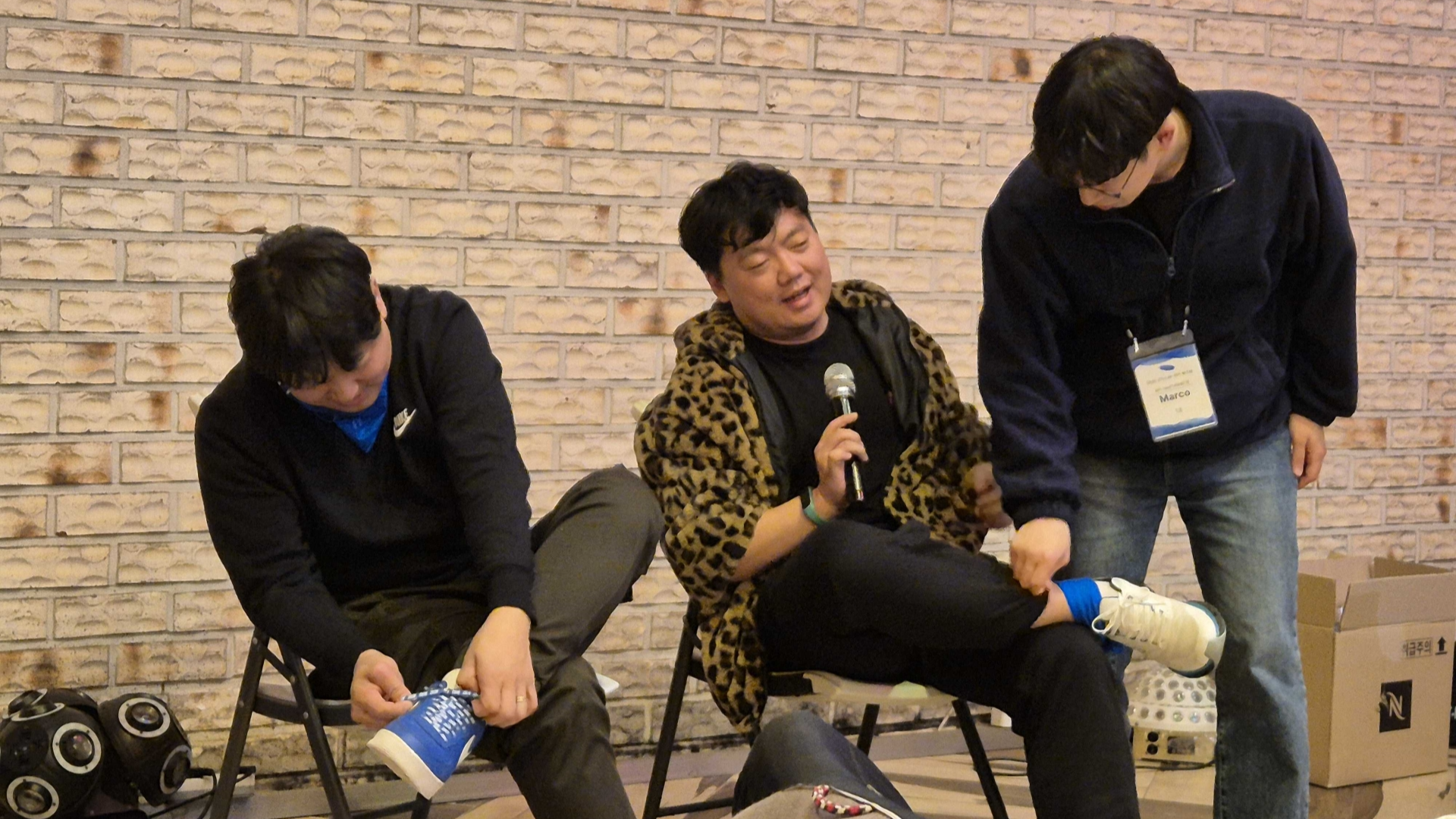 듀엣을 결성했는데, 그걸 말리는 마르코인가..